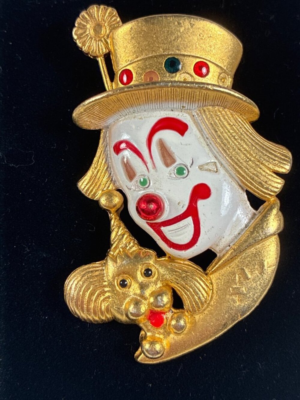 Vintage Danecraft Clown Brooch Dog Enamel Rhinestone Gold Tone Figural Pin - Picture 2 of 7